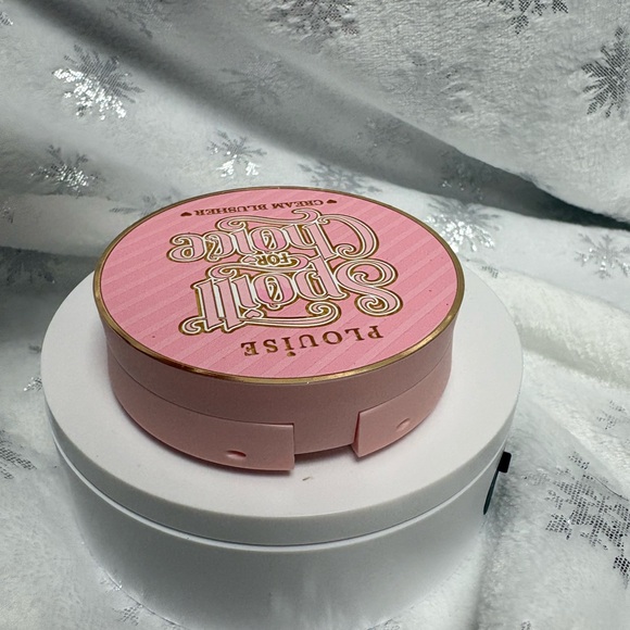 P.Louise Spoilt For Choice Cream Blusher — Soft Nude Pink - Picture 4 of 7